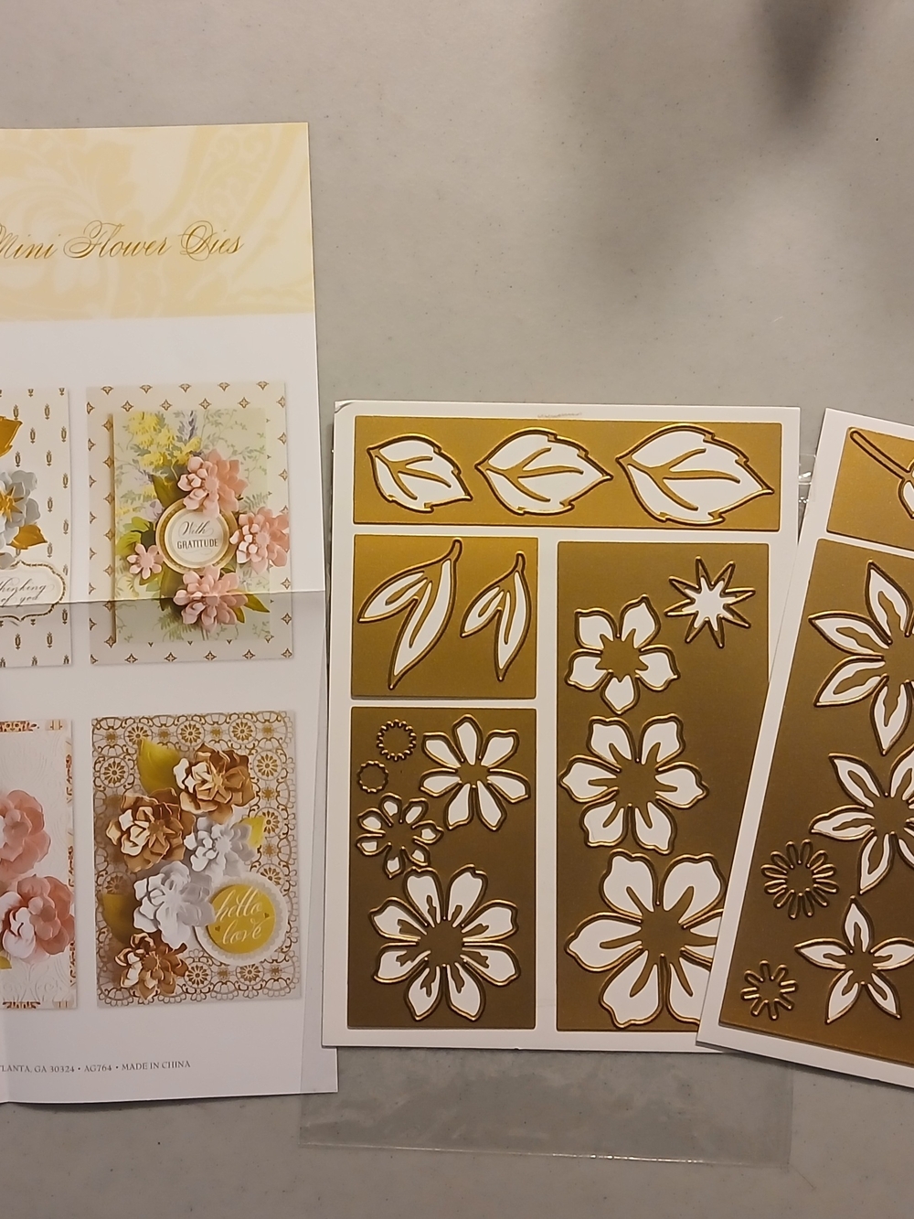 NWT Anna Griffin 3D Mini Flower Die Set 7 Pc